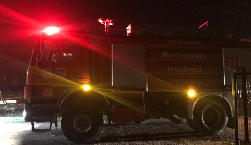 Akyazıda korkutan yangın