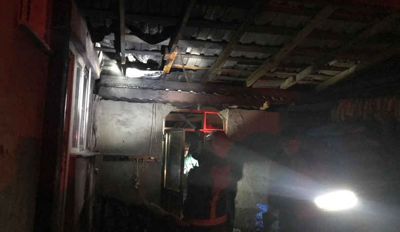 Akyazıda korkutan yangın