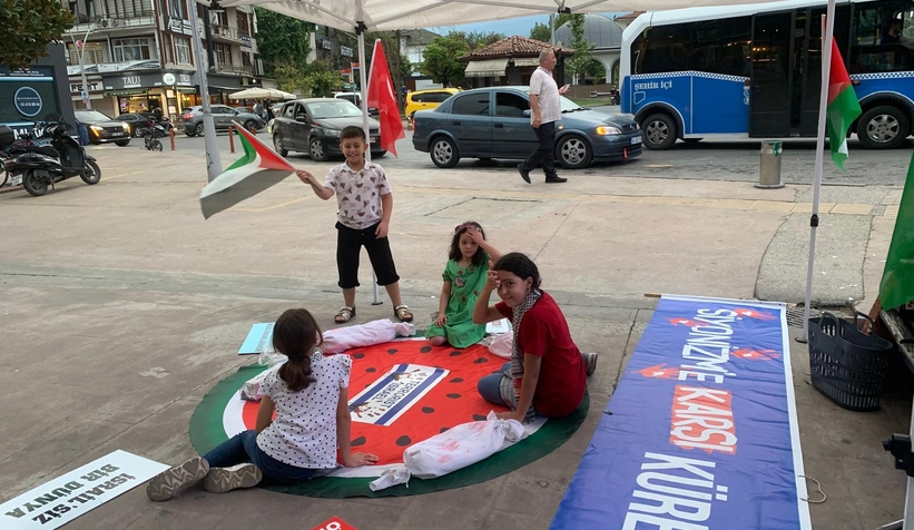 Akyazı’da Mazlumlar İçin Vicdan Nöbeti Başladı