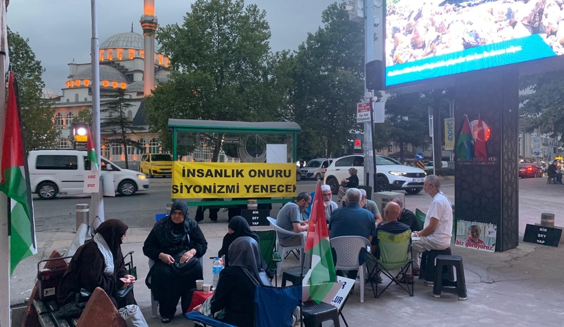 Akyazı’da Mazlumlar İçin Vicdan Nöbeti Başladı