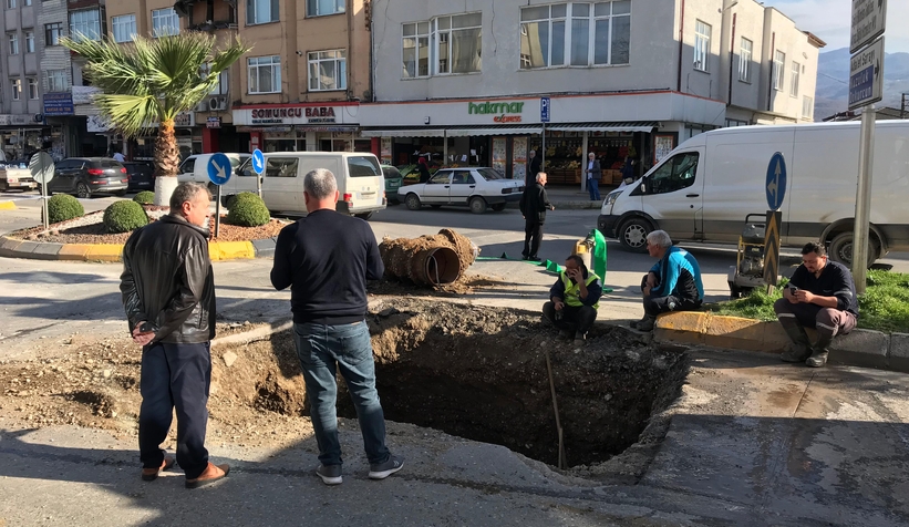 akyazida-merkez-mahallelerde-su-kesintisiuusvyzaxru