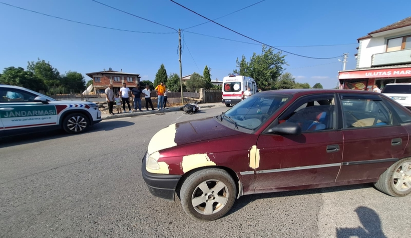 Akyazı’da motosiklet ile otomobil çarpıştı: 1 yaralı