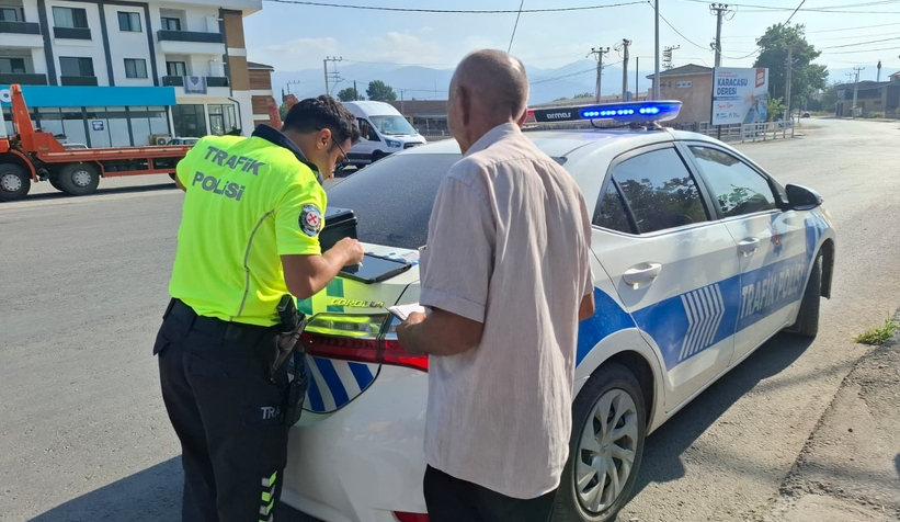 Akyazı’da motosiklet ile otomobil çarpıştı: 1 yaralı