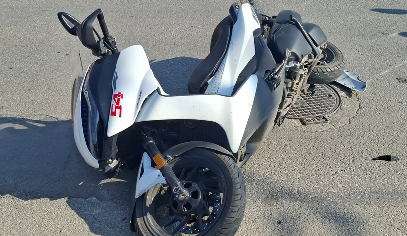 Akyazı’da motosiklet ile otomobil çarpıştı: 1 yaralı