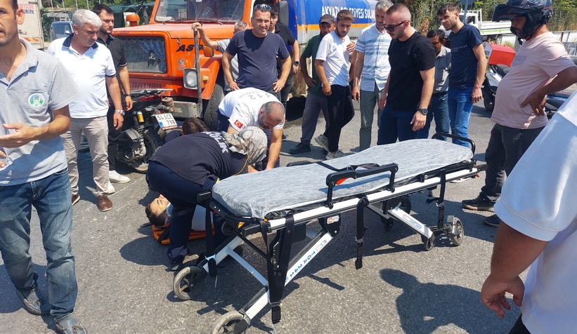 Akyazı’da motosiklet sulama tankeri ile çarpıştı