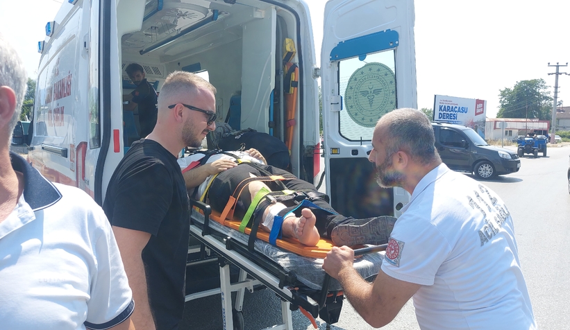 Akyazı’da motosiklet sulama tankeri ile çarpıştı