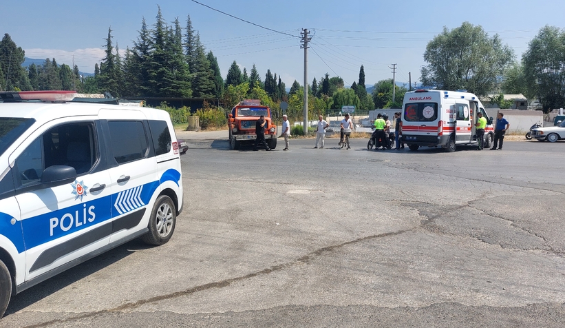 Akyazı’da motosiklet sulama tankeri ile çarpıştı