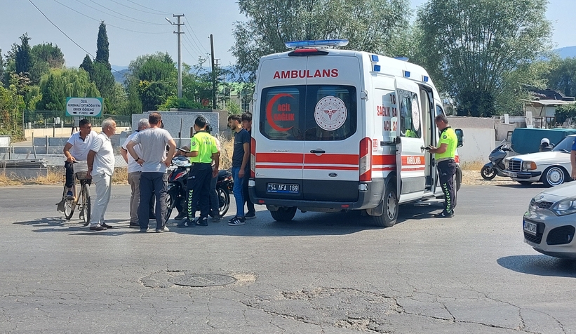 Akyazı’da motosiklet sulama tankeri ile çarpıştı