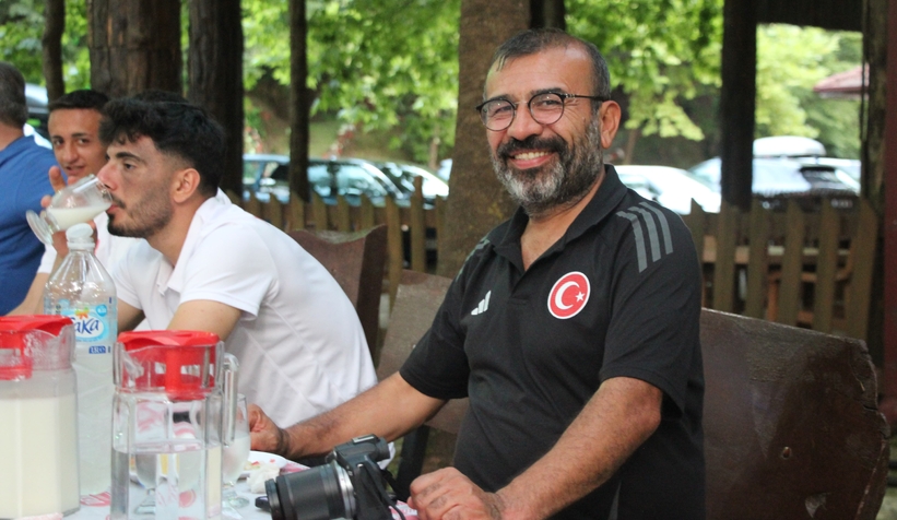 akyazida-ornek-bulusma-karaoglan-sporcularla-bir-aradayxrtvwjzcx