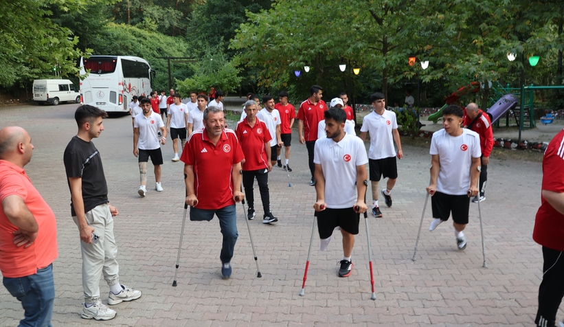 akyazida-ornek-bulusma-karaoglan-sporcularla-bir-aradayxrtvwjzcx