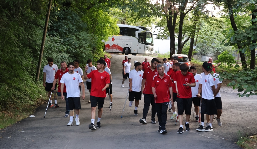 akyazida-ornek-bulusma-karaoglan-sporcularla-bir-aradayxrtvwjzcx