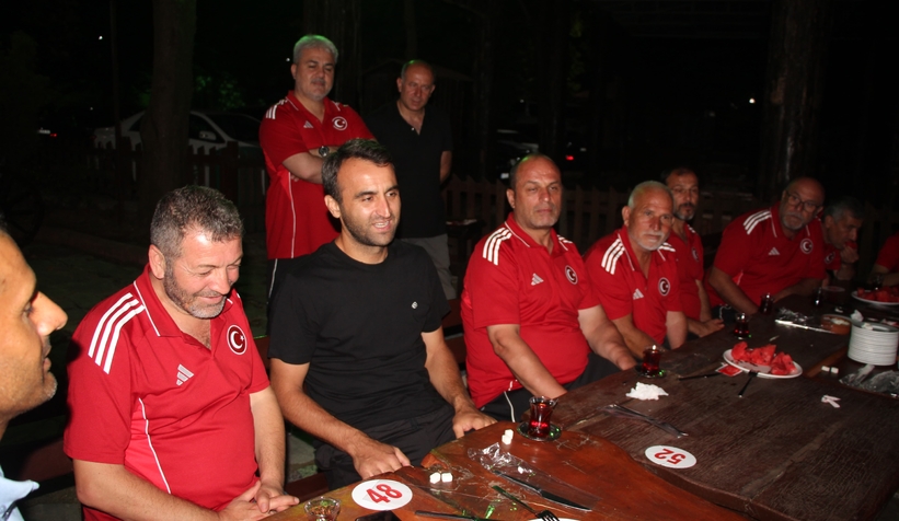 akyazida-ornek-bulusma-karaoglan-sporcularla-bir-aradayxrtvwjzcx