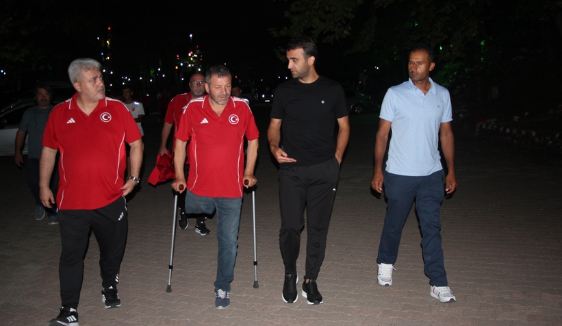 akyazida-ornek-bulusma-karaoglan-sporcularla-bir-aradayxrtvwjzcx