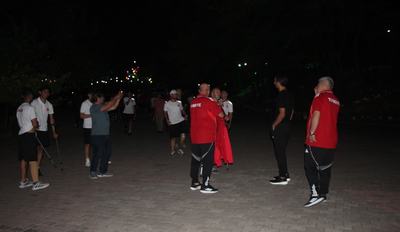 akyazida-ornek-bulusma-karaoglan-sporcularla-bir-aradayxrtvwjzcx