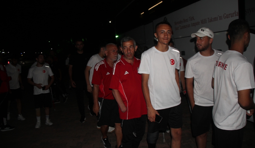 akyazida-ornek-bulusma-karaoglan-sporcularla-bir-aradayxrtvwjzcx