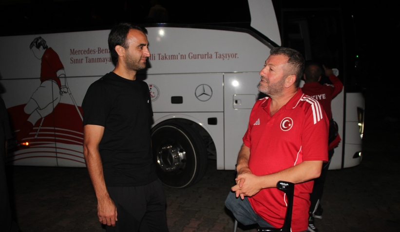 akyazida-ornek-bulusma-karaoglan-sporcularla-bir-aradayxrtvwjzcx