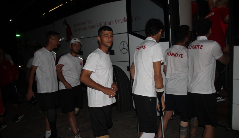 akyazida-ornek-bulusma-karaoglan-sporcularla-bir-aradayxrtvwjzcx