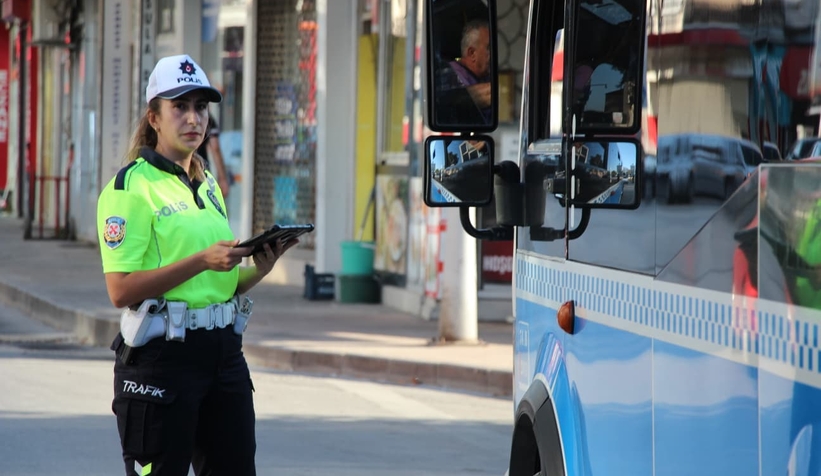 akyazida-trafik-denetimleri-araliksiz-suruyortm1zaty2rt