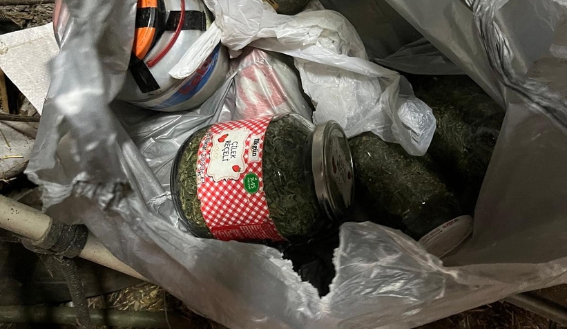 Akyazıda uyuşturucu operasyonu