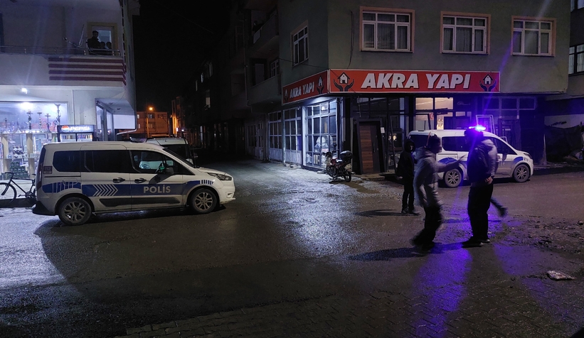 akyazida-yabanci-uyruklularin-kavgasina-polis-mudahale-ettivtnyvhj3d1