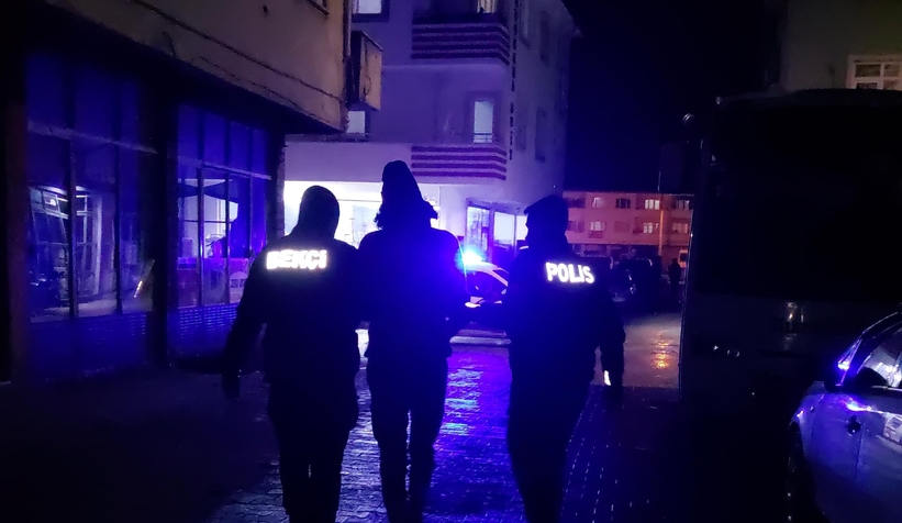 akyazida-yabanci-uyruklularin-kavgasina-polis-mudahale-ettivtnyvhj3d1