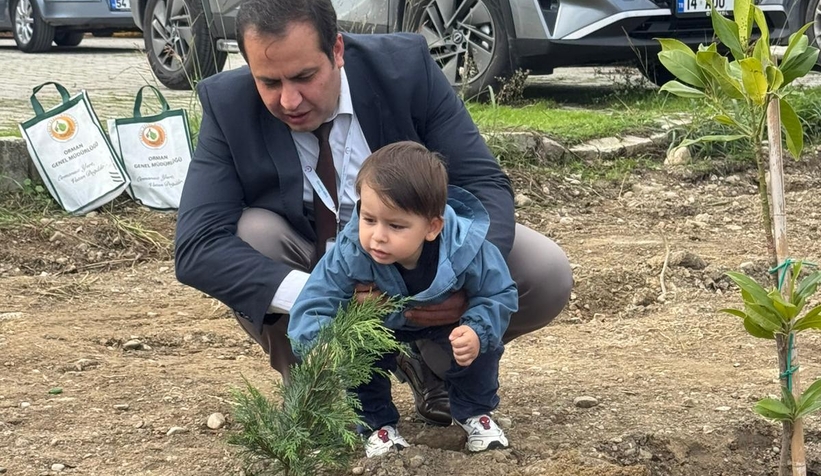 Akyazı’da Yeşil Vatan Seferberliği: 400 Fidan Toprakla Buluştu