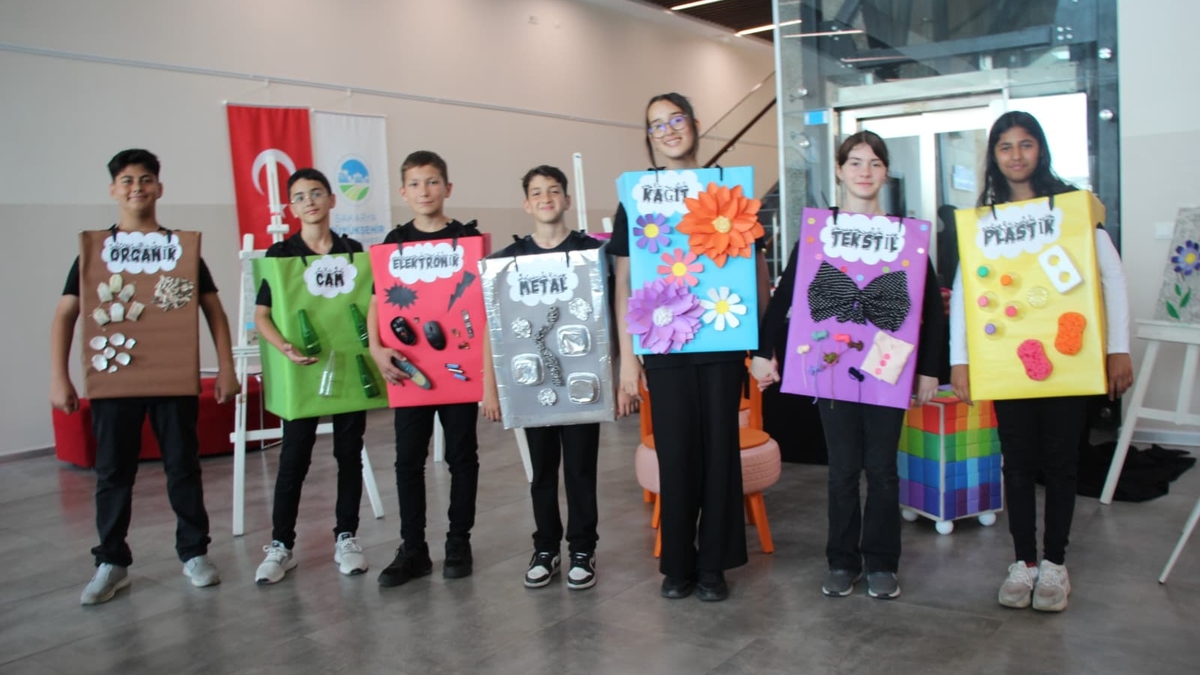 Akyazı’da “Atık Sanat Gösterisi” Büyük Beğeni Topladı