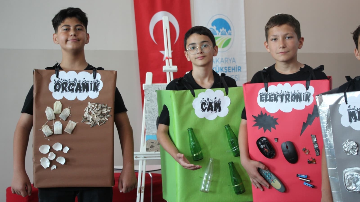 Akyazı’da “Atık Sanat Gösterisi” Büyük Beğeni Topladı