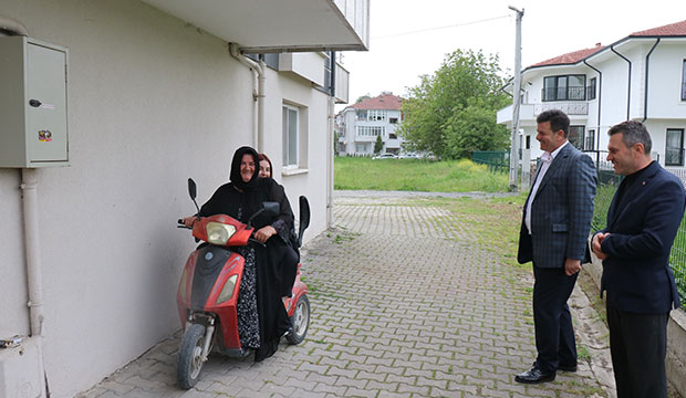 Akyazılı anne kızı için hem annelik hem babalık yapıyor