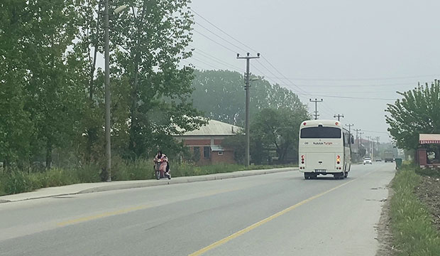 Akyazılı anne kızı için hem annelik hem babalık yapıyor