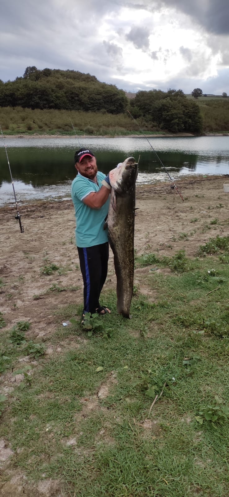 Akyazılı balıkçılar 30 kiloluk dev yayın yakaladı