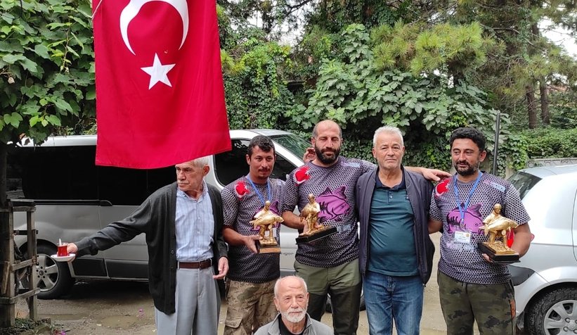 akyazili-balikcilar-siyonada-birinci-olduczyvnm56wt