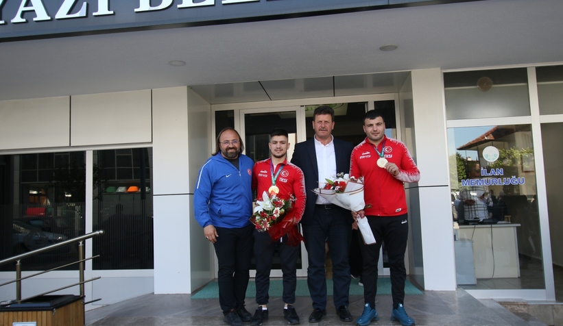 Akyazılı olimpiyat şampiyonu böyle karşılandı