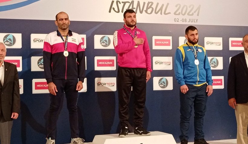 Akyazılı güreşçi Dünya Şampiyonu oldu