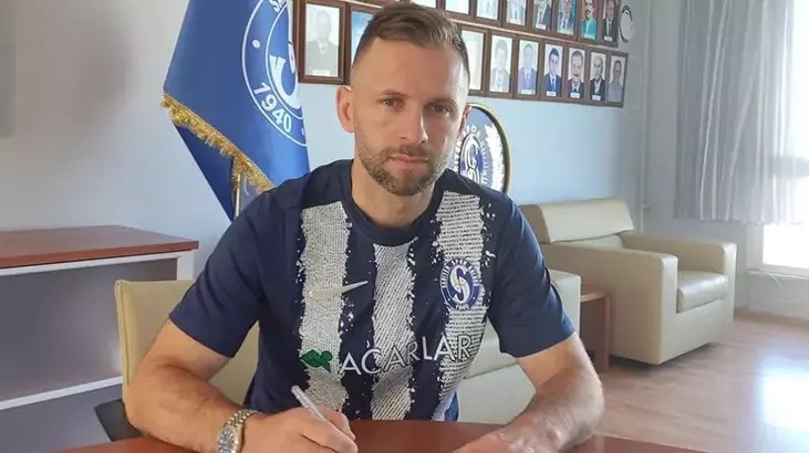 Akyazılı Hakan Özmert Sarıyer'e transfer oldu