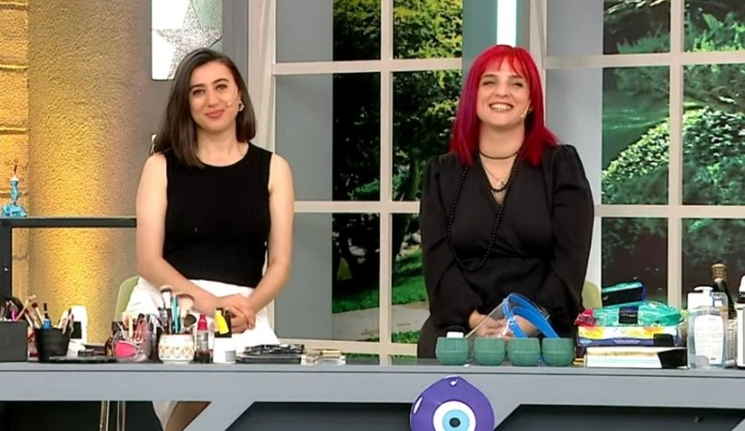 Akyazılı iki kadın kuaför Kuaförüm Sensin'de