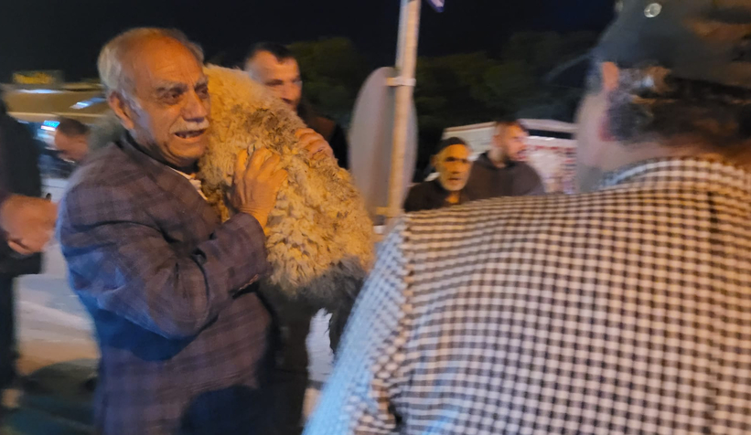 Akyazılı iş adamı Ömer Peker den zafer kutlaması