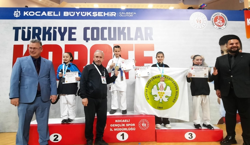 akyazili-karateci-turkiye-siyonu-olduofq0vmlrmm