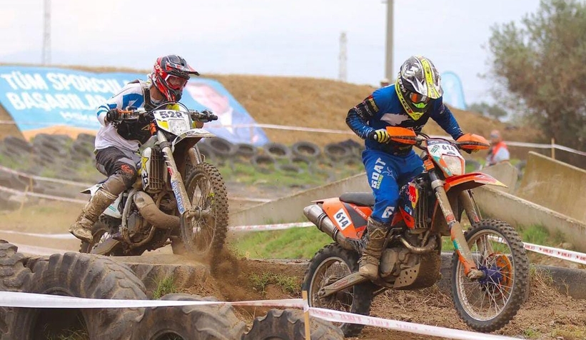 Akyazılı motosikletçileri ikinci oldu