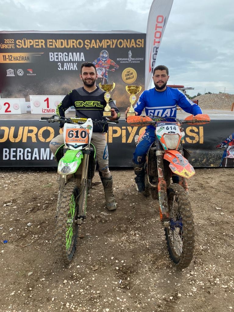 Akyazılı motosikletçileri ikinci oldu