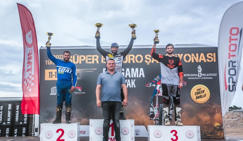 Akyazılı motosikletçileri ikinci oldu