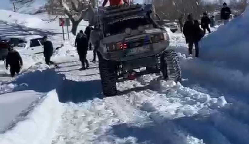 akyazili-off-roadcilar-cadirlari-depremzedelere-ulastiriyorwniwdst3cl