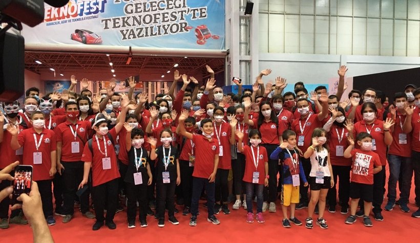 Akyazılı öğrenciler projelerini Cumhurbaşkanı Erdoğan'a anlattı