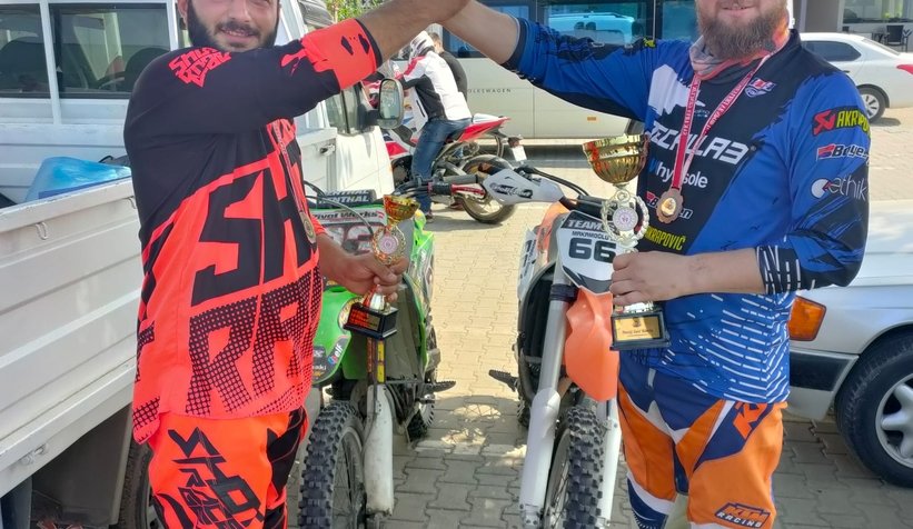 Akyazılı sporcular Kum Enduro Yarışları'na damga vurdu
