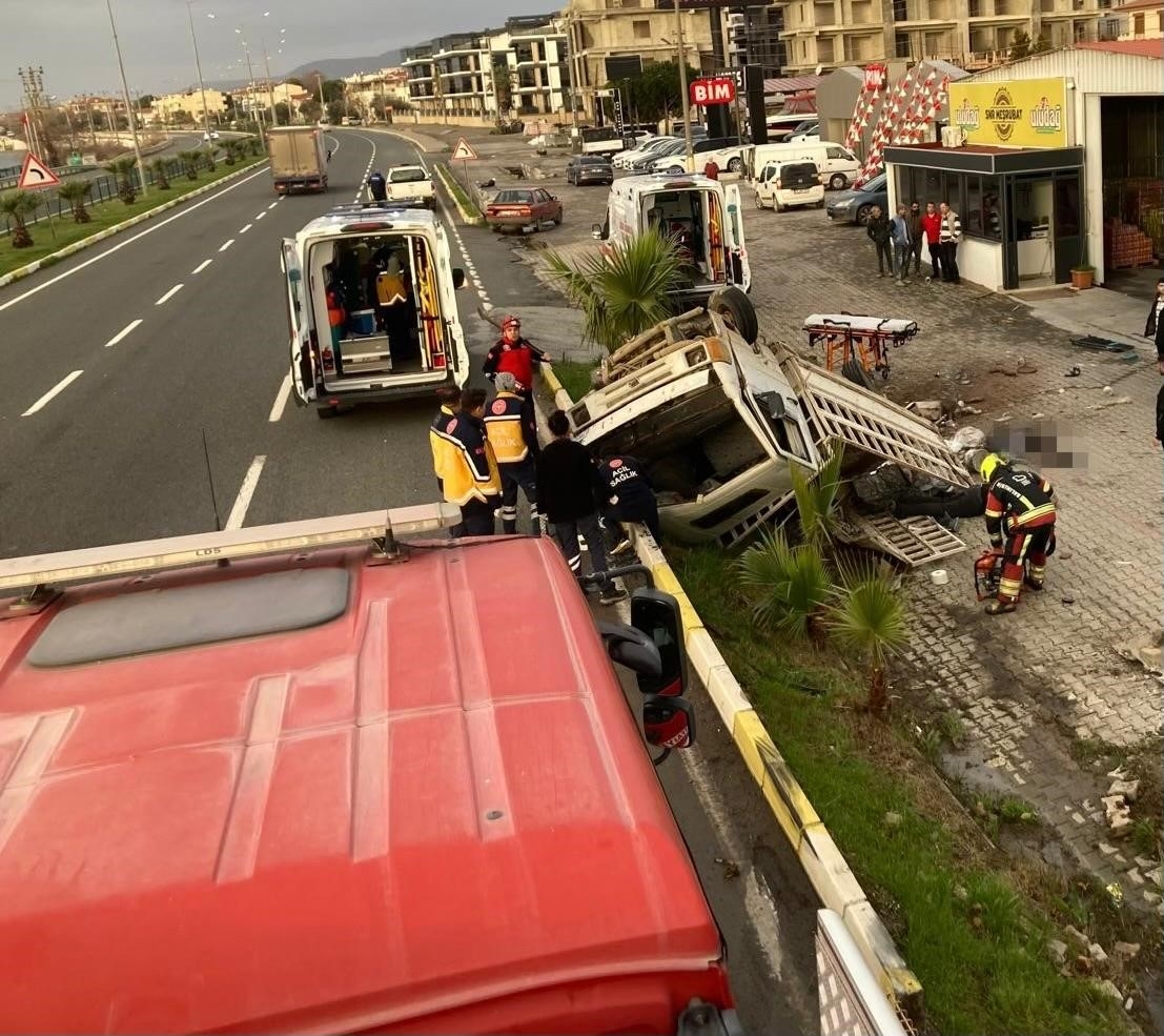 Akyazılı sürücü feci kazada hayatını kaybetti