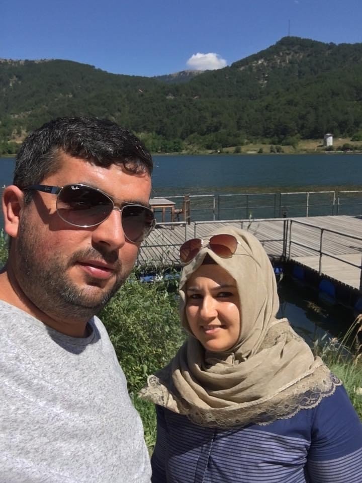 Akyazılı Turgay eşini öldürüp, kendini vurdu
