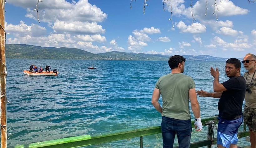 Sapanca Gölü'ne giren nişanlısı gözlerinin önünde boğuldu