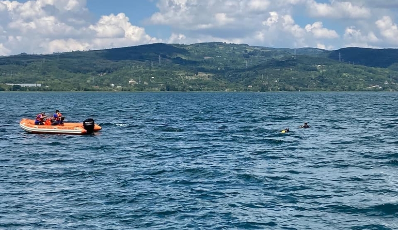 Sapanca Gölü'ne giren nişanlısı gözlerinin önünde boğuldu