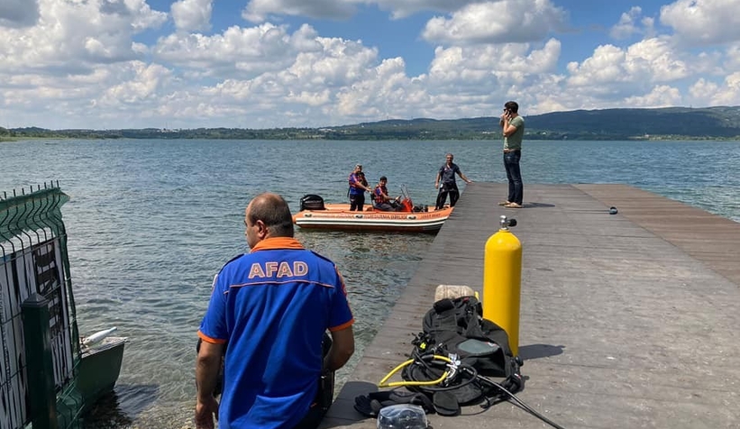 Sapanca Gölü'ne giren nişanlısı gözlerinin önünde boğuldu