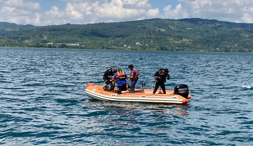 Sapanca Gölü'ne giren nişanlısı gözlerinin önünde boğuldu